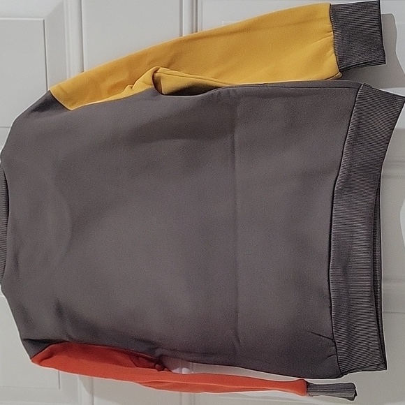 Boys Disney Mickey Mouse Sweatshirt Sizes 4, 5/6 & 7 NWOT - Picture 2 of 5